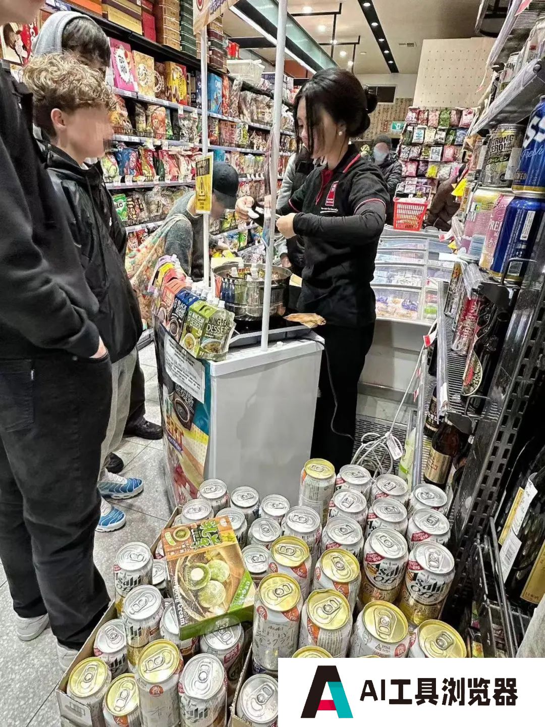 “这不是AI,这是爱”:30万人在互联网上找到了理想妈妈 “这不是AI,这是爱”:30万人在互联网上找到了理想妈妈